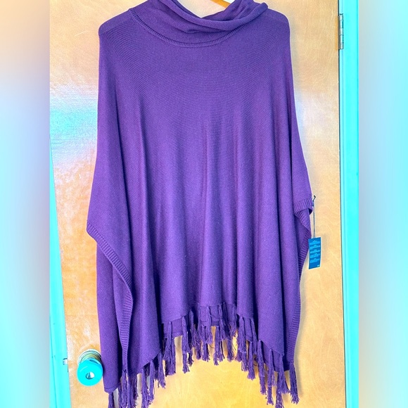 Poncho - Picture 2 of 2